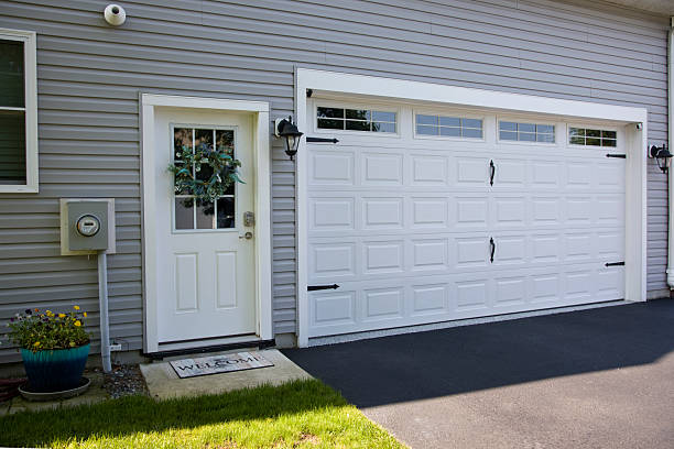24/7 Emergency Garage Door Panel Replacement experts in Marianna, AR